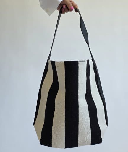 תיק קנבס שחור לבן