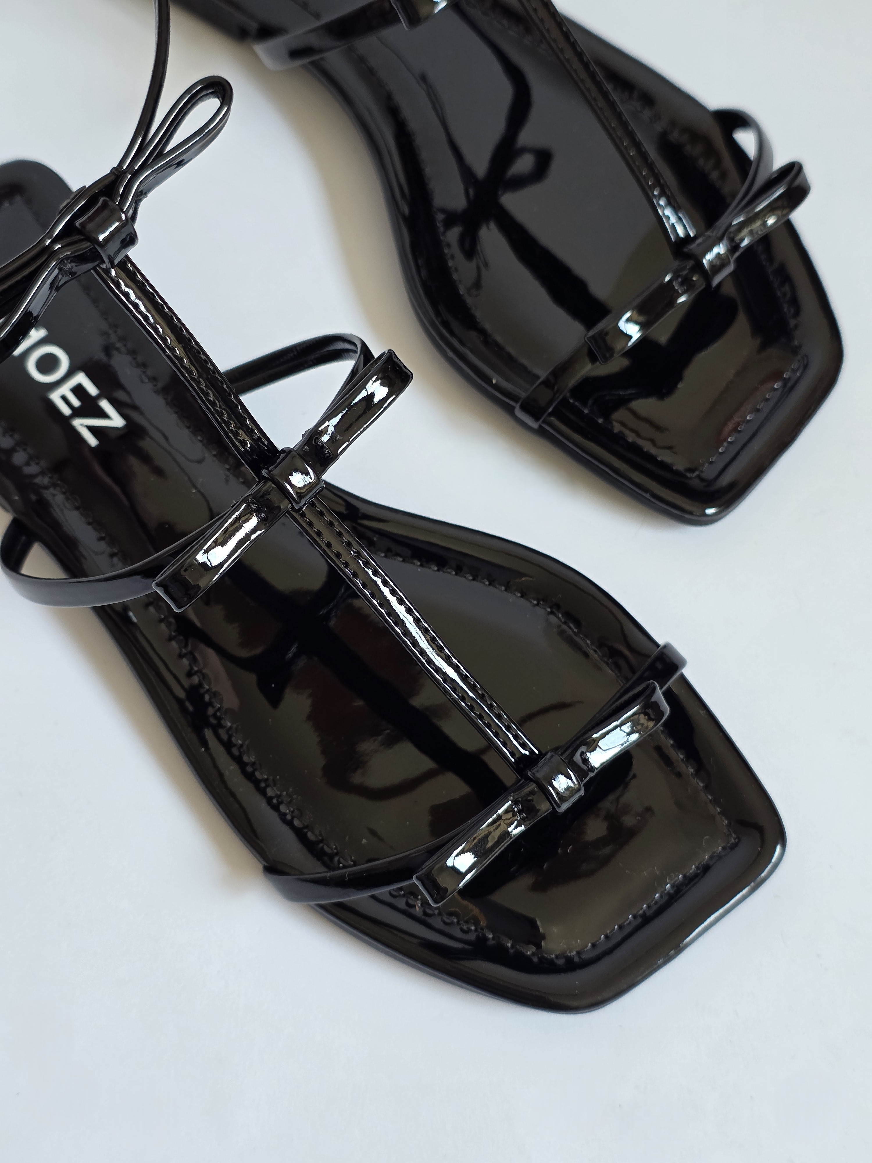 Pallas Black Pre-Order